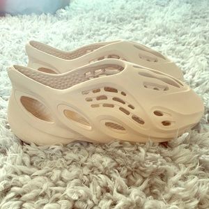Yeezy Foam Runner Adidas EU 43
